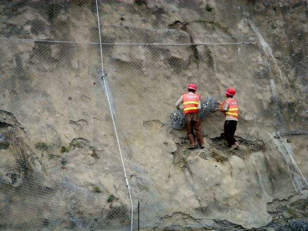 落石防護(hù)網(wǎng)使用的優(yōu)勢