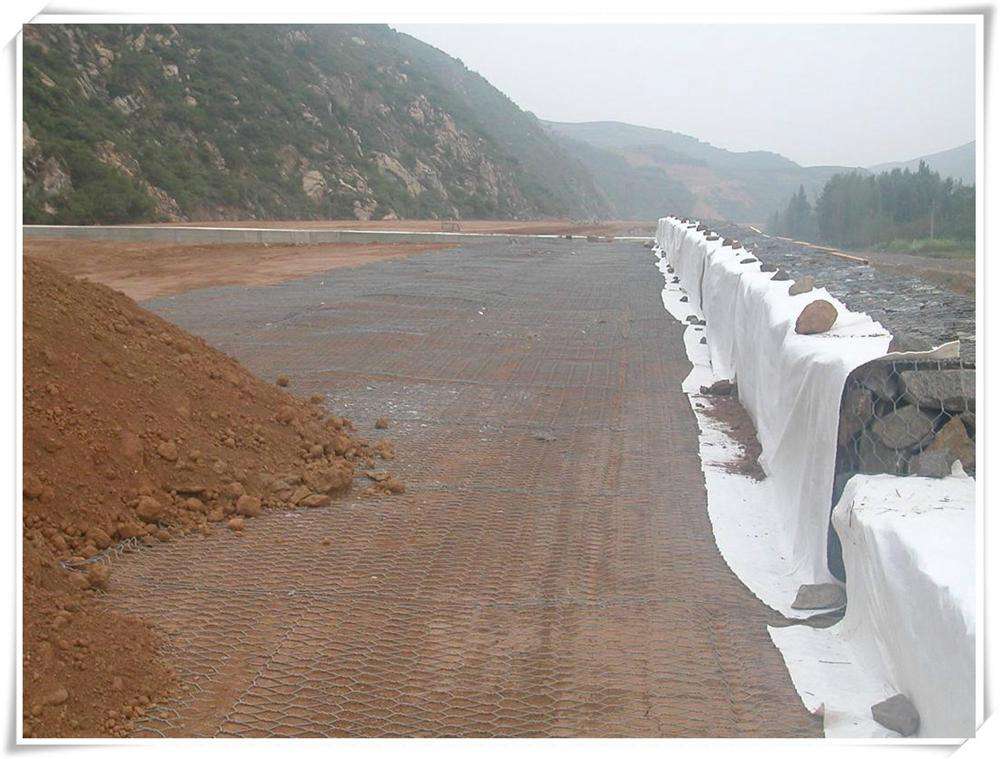 格賓網箱的柔韌性特點和對生態環境的優勢